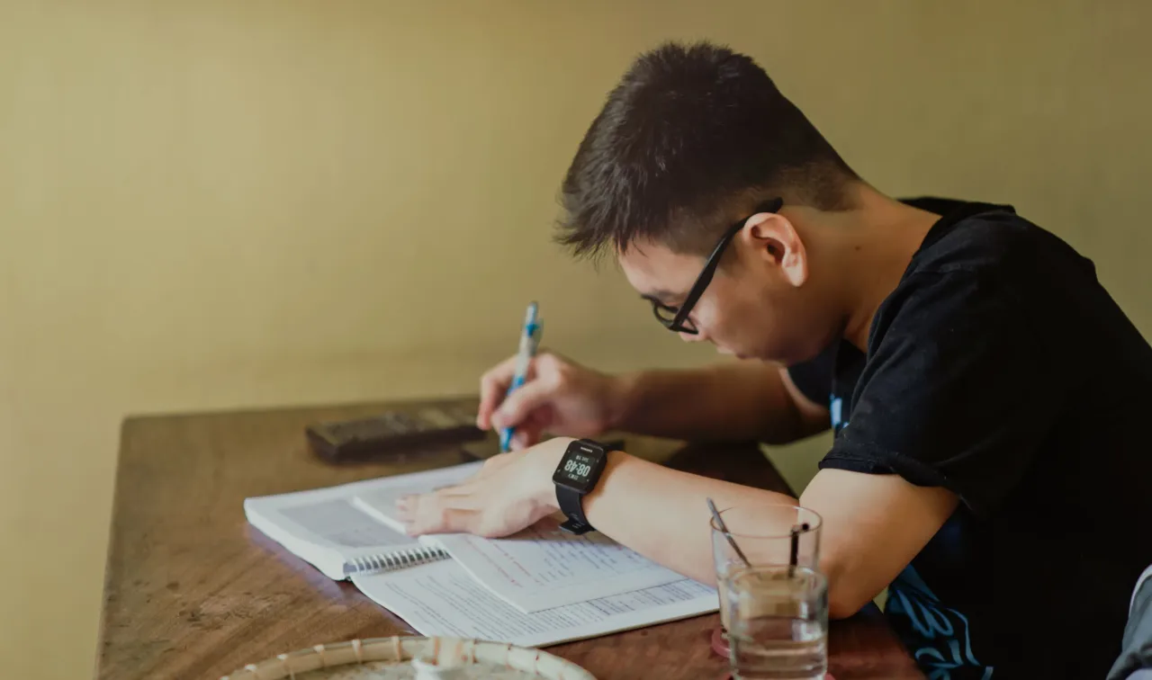 Membangun Jembatan Antara Ide dan Karya Ilmiah Berkualitas